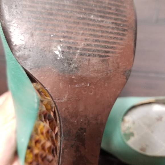 Anthropologie size 6 heels - Picture 6 of 10